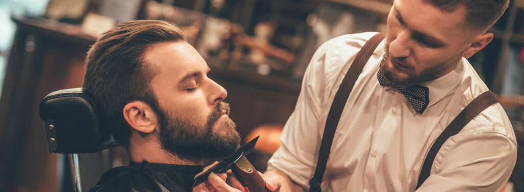 uomo grooming barba